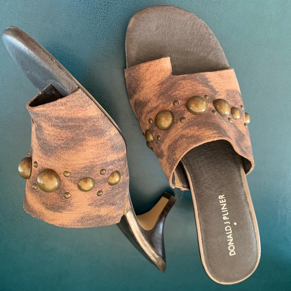 Donald J Pliner Leopard Leather Toe Loop Sandal 8M